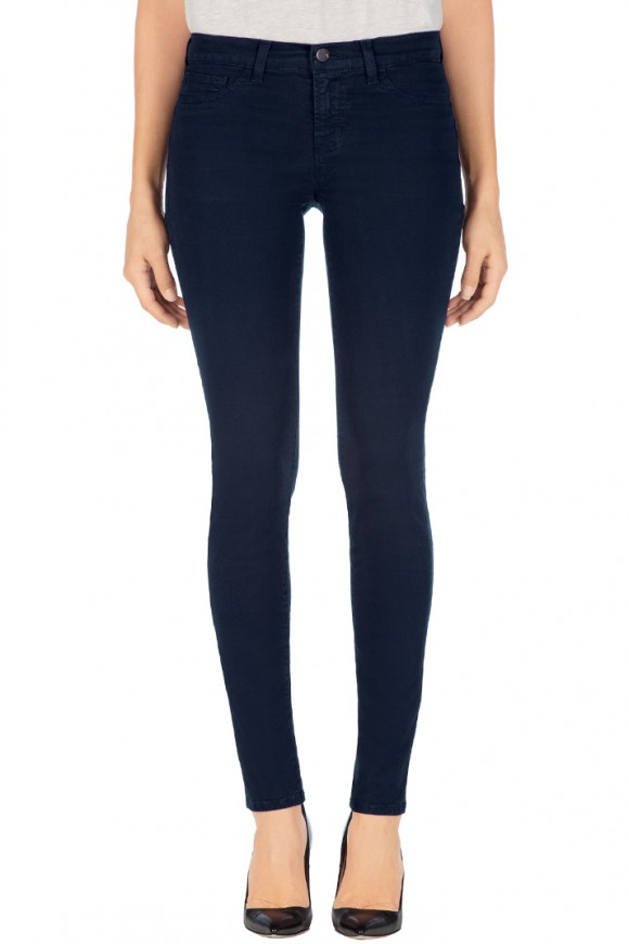 Kate wears J Brand 811 jeans. She wears the Navy Mid-Rise Skinny Leg Jeans in Luxe Twill