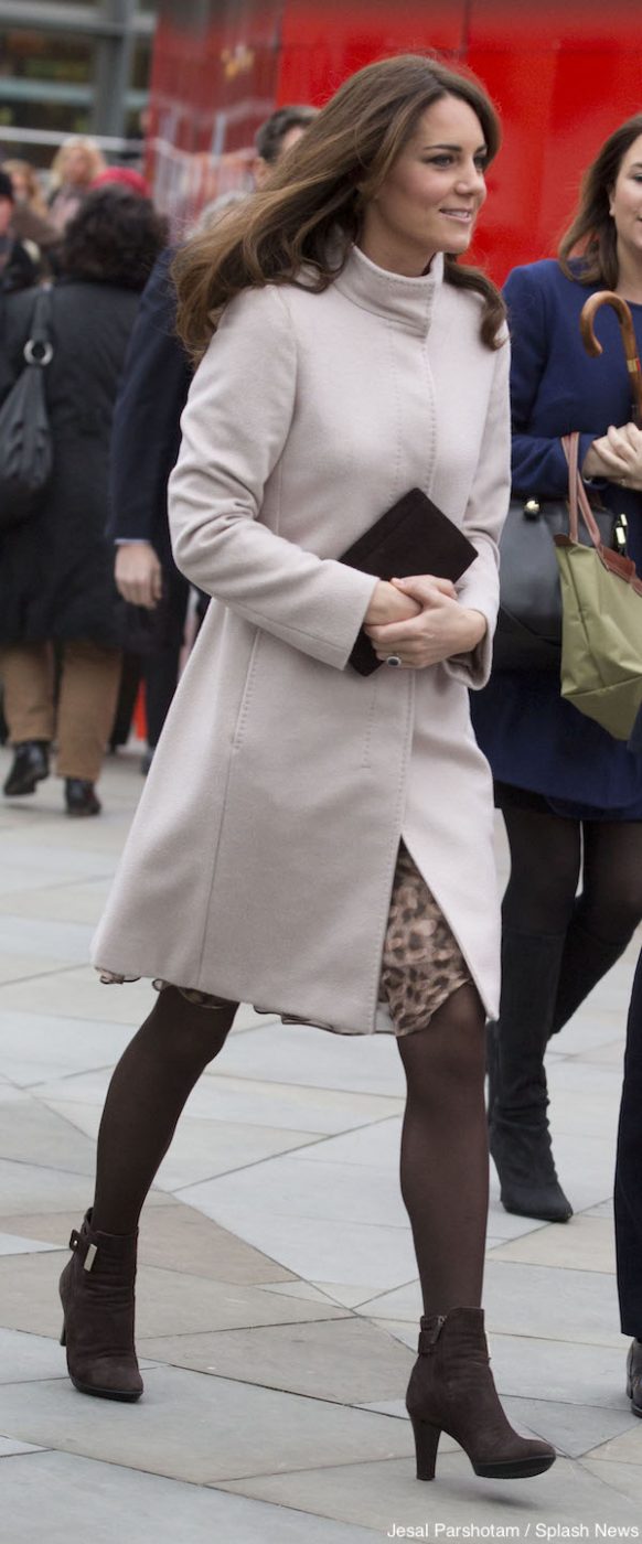 Pictures of Kate Middleton Arriving at Kings Cross.