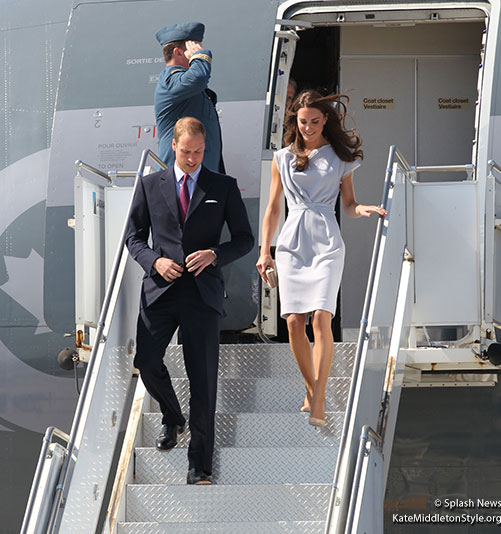 Kate steps off the plane in Los Angeles, California, USA