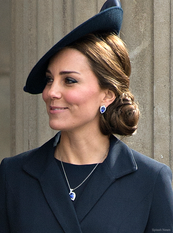 Duchess of Cambridge wears new blue jewellery