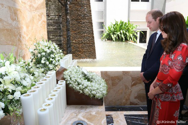 William & Kate lay a wreath at the memorial at the hotel