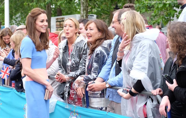 Kate wears Roksanda colour block dress to The Patron’s Lunch