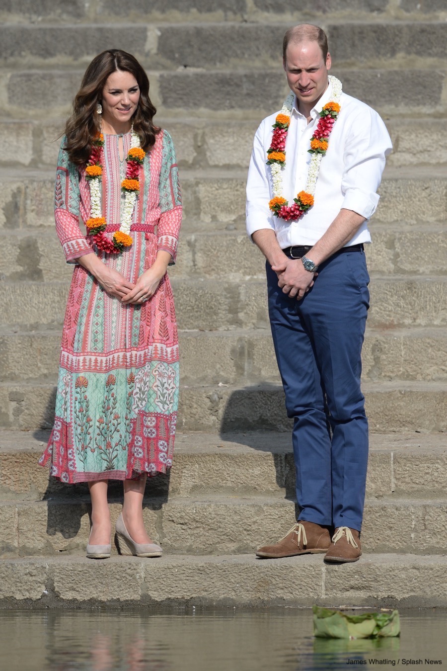 Kate wears local designer for visit to the Oval Maidan recreational ground & Banganga Water Tank