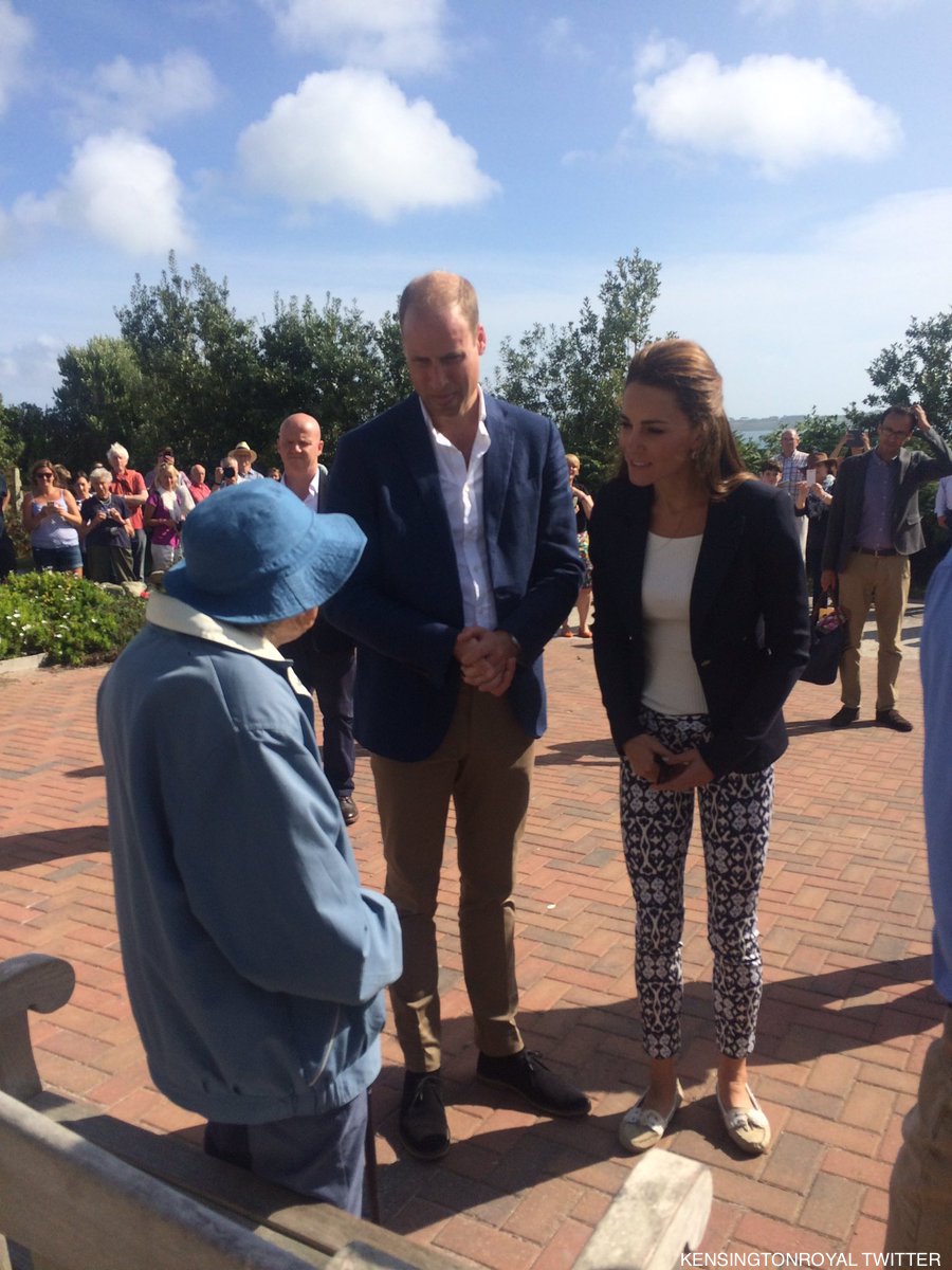 Kate wears GAP trousers for last minute Eden Project visit & Isles of Scilly tour
