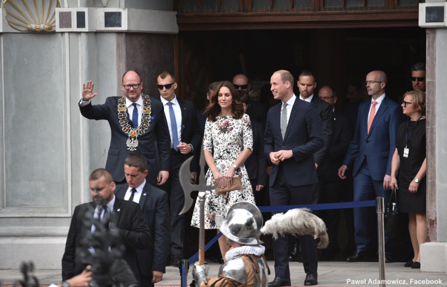 William and Kate meet the mayor of Gdansk