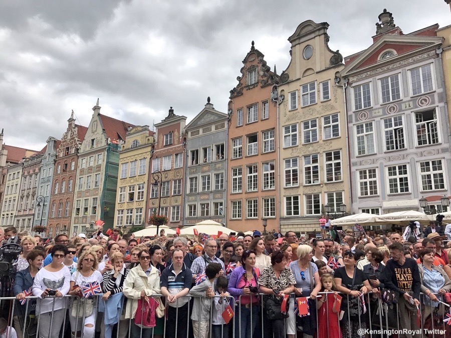 Crowds in Gdansk to welcome William and Kate