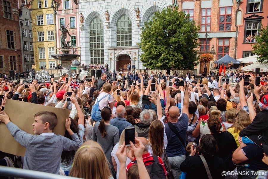 Crowds in Gdansk waiting for William and Kate