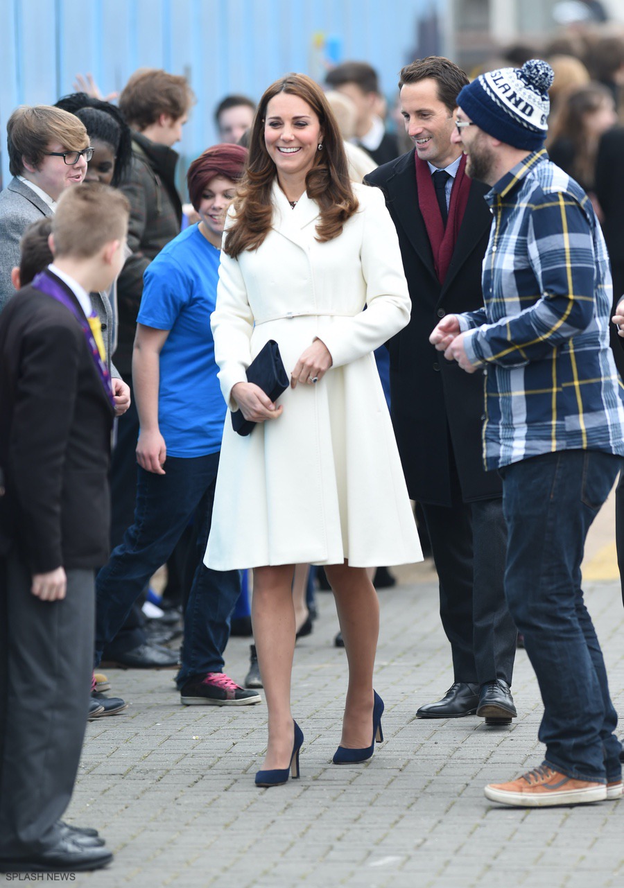 Kate Middleton looks Nautical In Navy Boat Print Dress For Sailing Engagement in Portsmouth