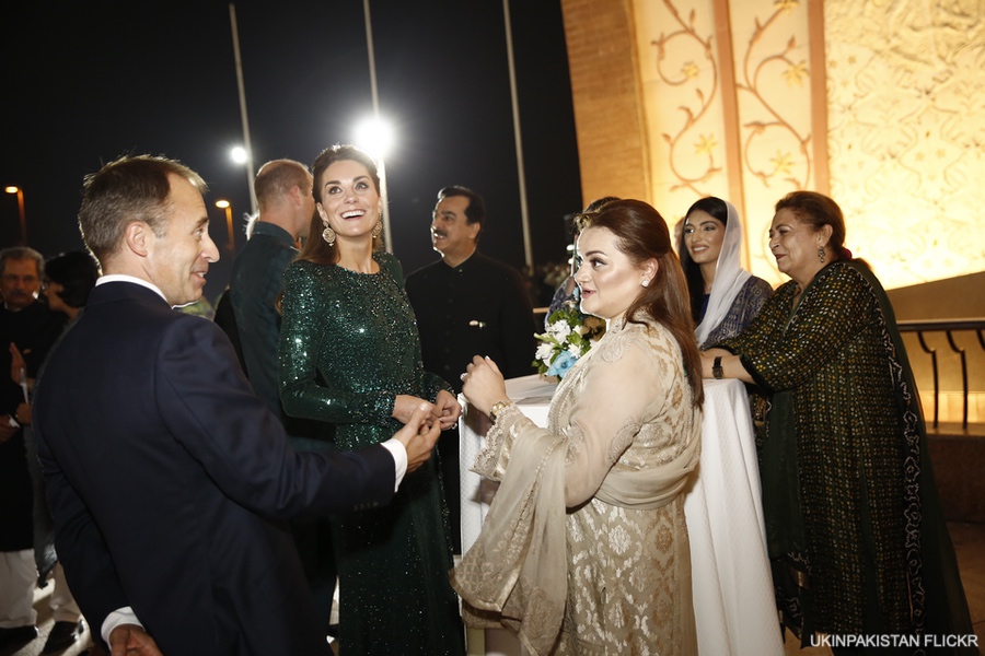 Pakistan Day 2: Kate in glittering gown for evening reception
