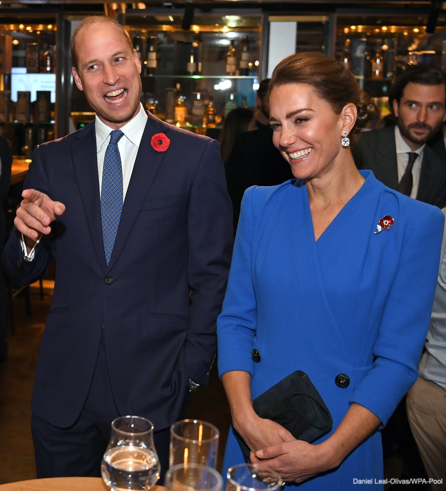 Kate Middleton at Cop26 in 2021. She's carrying the blue bag.