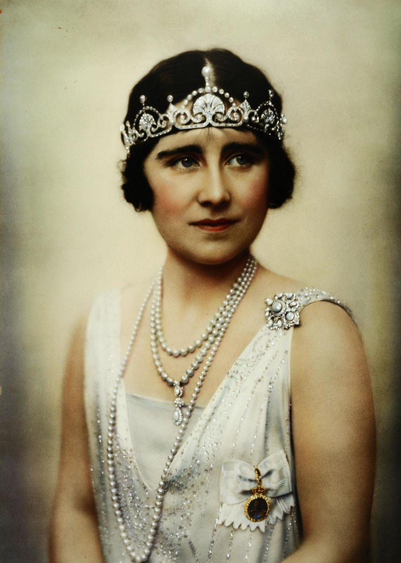 The then Duchess of York, later the Queen Mother, wearing the lotus flower tiara on her head.