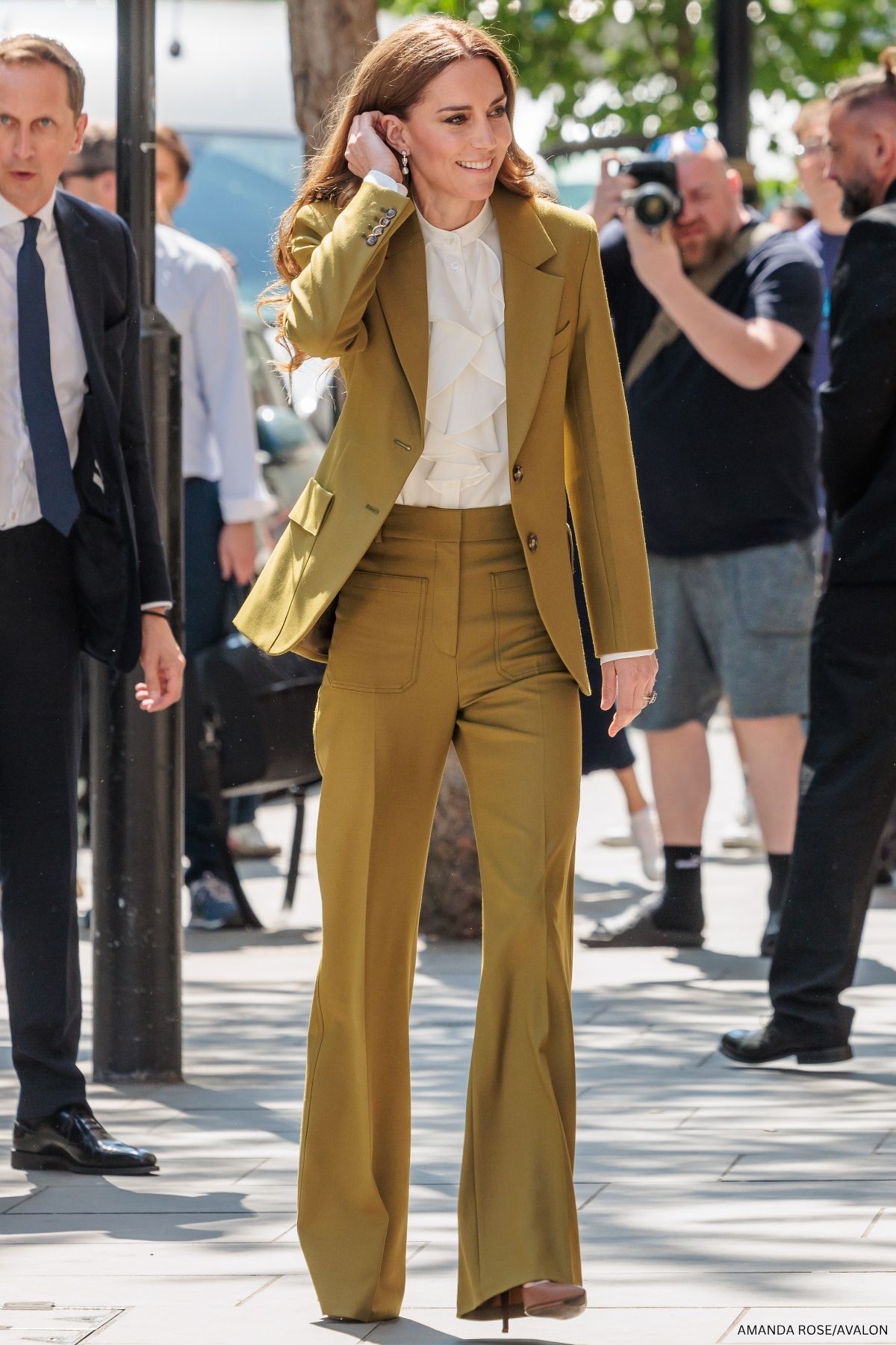 Kate Middleton wears olive green suit by Victoria Beckham to present fashion award