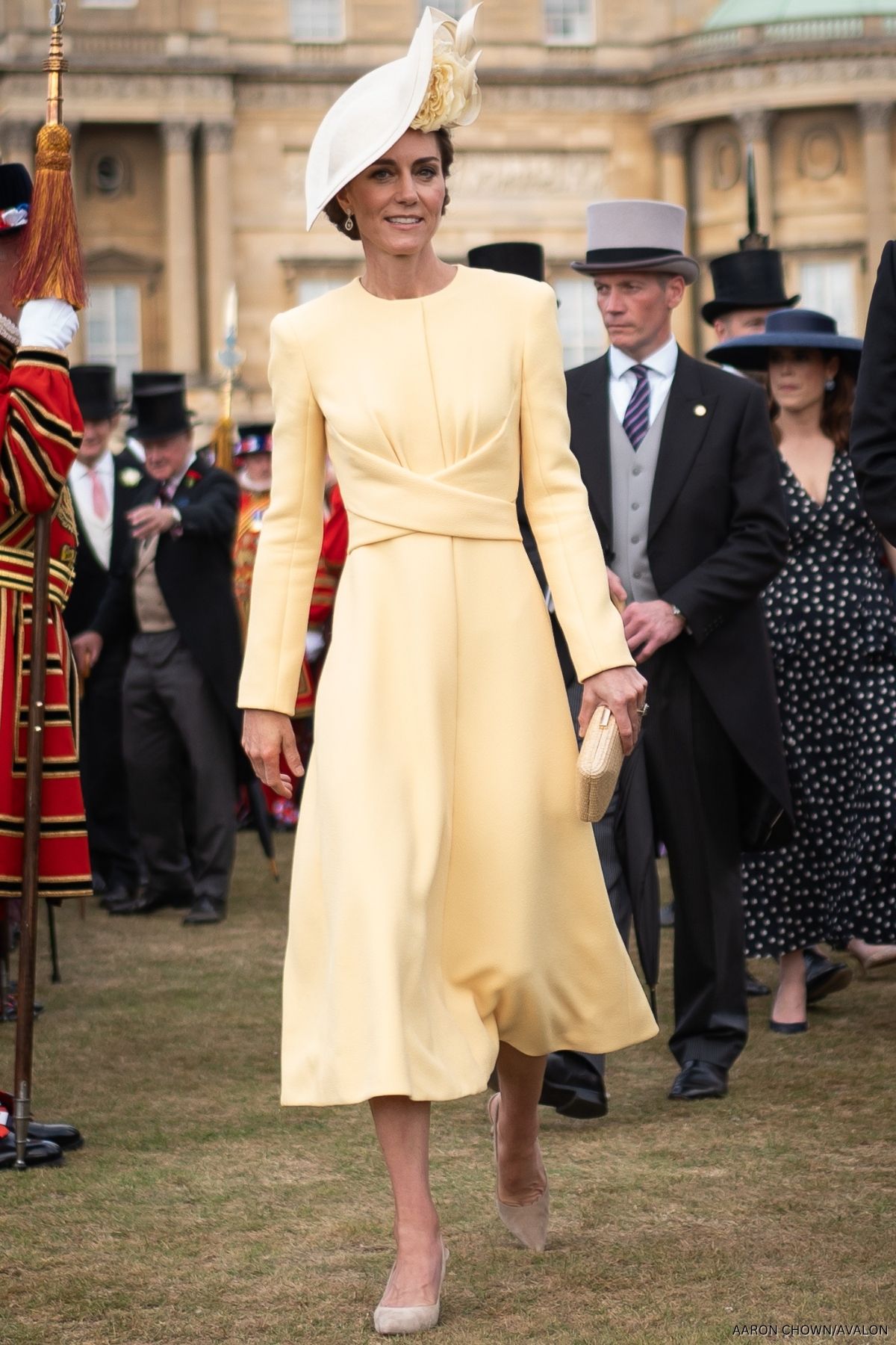 Kate Middleton Glows in Sunshine Yellow at Buckingham Palace Garden Party