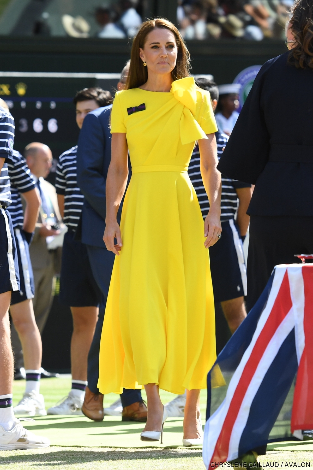 Kate Middleton wearing a bright yellow Roksanda dress at the 2022 Wimbledon Women's Final