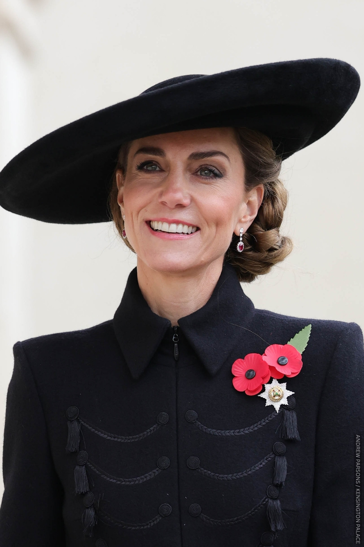Every Detail of Kate Middleton’s Elegant Black Look for the Remembrance Day Service at the National Memorial Arboretum