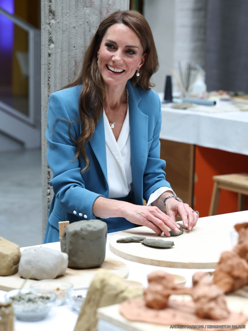 The Princess of Wales taking part in a clay workshop with atelierista Marco Spaggiari at the Loris Malaguzzi International Centre